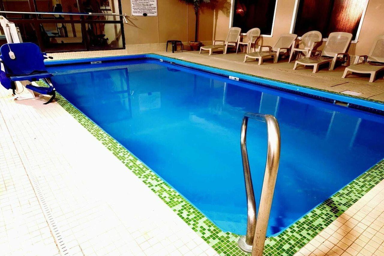 Baymont By Wyndham Lawrence Otel Dış mekan fotoğraf