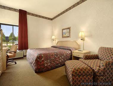 Baymont By Wyndham Lawrence Otel Dış mekan fotoğraf